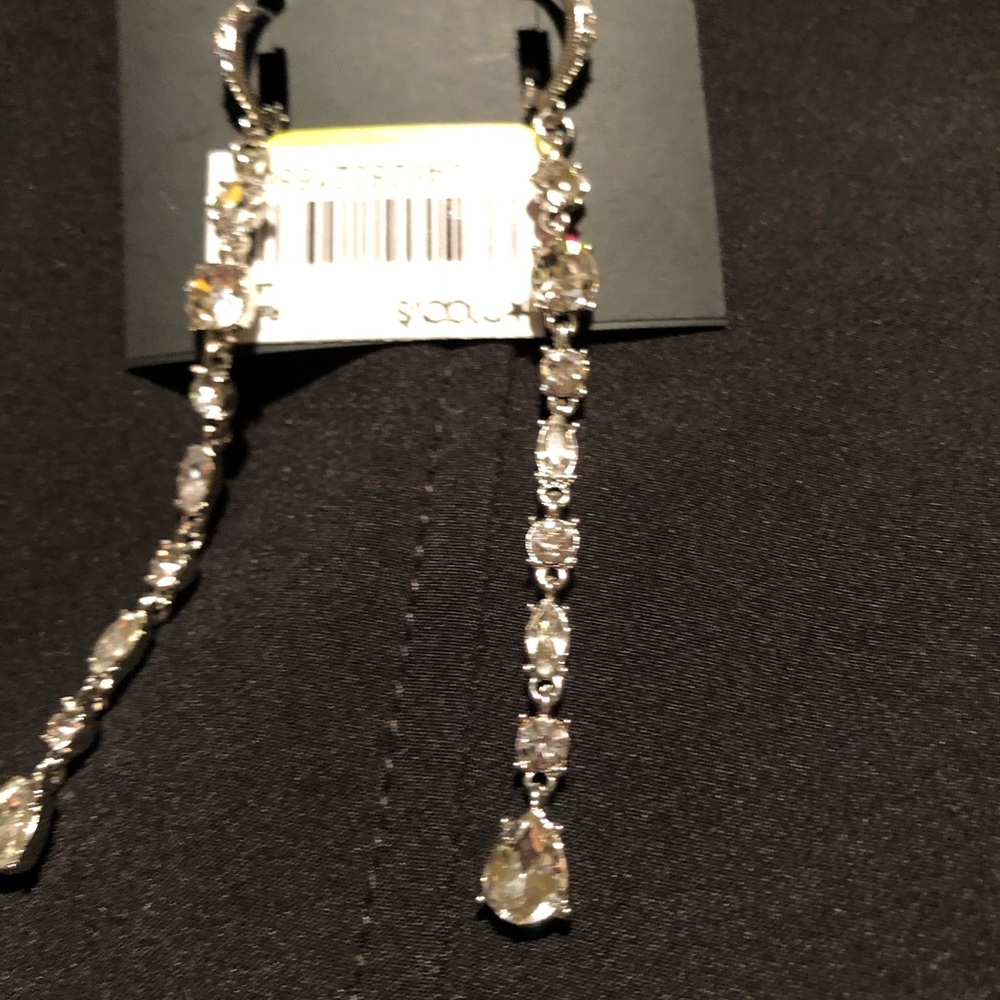 New givenchy earring - Picture 3 of 4